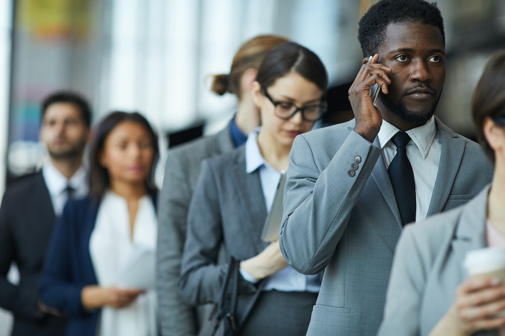 Les obligations juridiques pour les changements de situation professionnelle et la carte grise en ligne