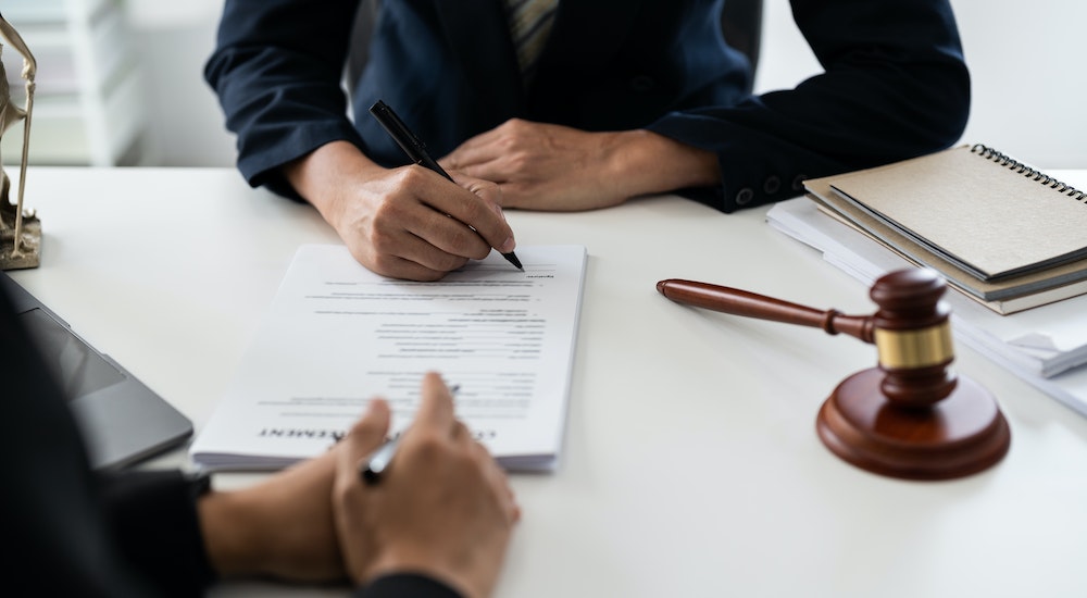 Les aspects juridiques incontournables lors de la reprise d'entreprise